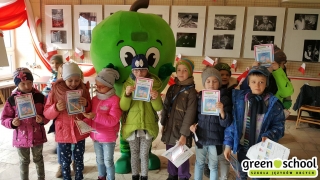 Elabika chodzące maskotki producent Jabłko Green School